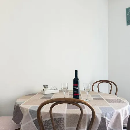 Appartement Gorgeous Apartment In Jesenice Dugi Rat